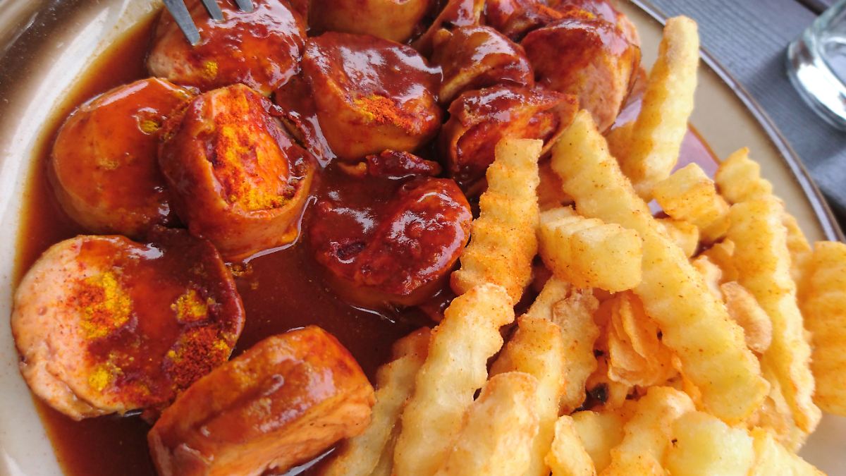 Currywurst wird in Kantinen immer unbeliebter
