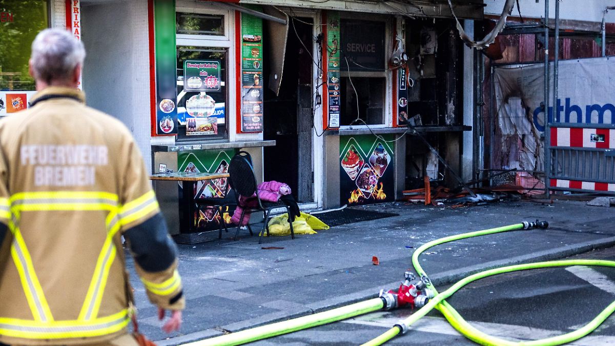 Kind stirbt nach Brand in Döner-Imbiss