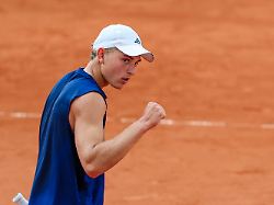 Bei Engel macht's "klick": Deutsches Tennis-Talent wirft Babysitter aus Turnier