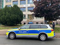 Während der Prüfungszeit: Polizei meldet "Drohwelle" gegen hunderte Schulen
