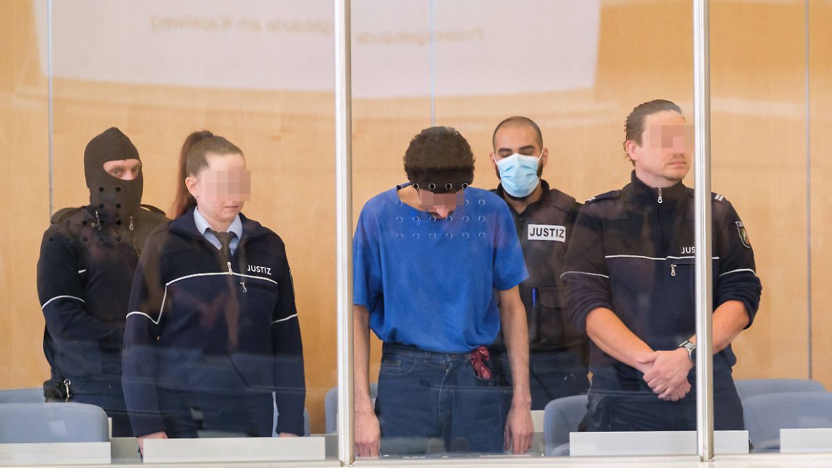 Angeklagter legt im Solingen-Prozess Geständnis ab