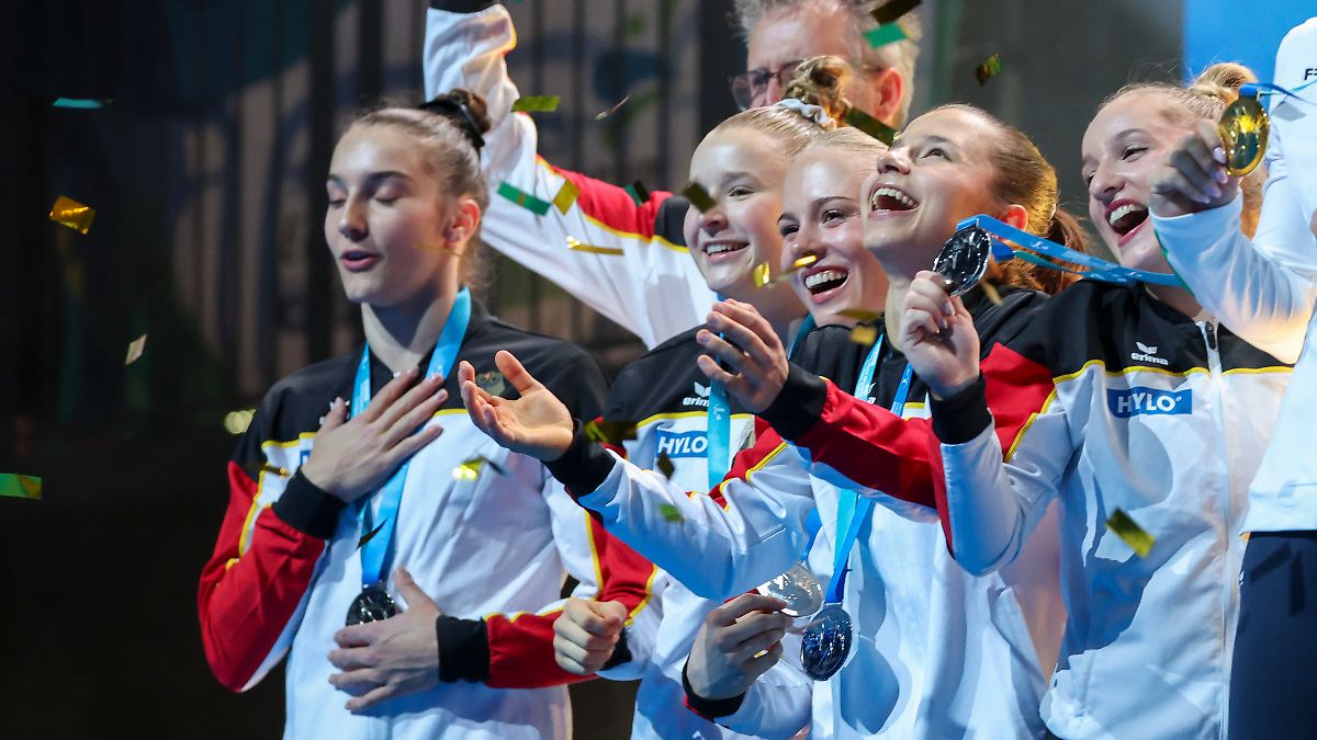 Erfolgs-Teenies verzaubern den Bundestrainer