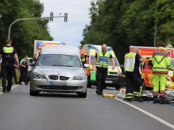 Auto erfasste Schülergruppe: Mädchen stirbt nach Verkehrsunfall in Hürth