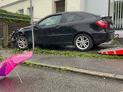Fahrer festgenommen: Mann fährt in Passau mit Auto in Menschengruppe