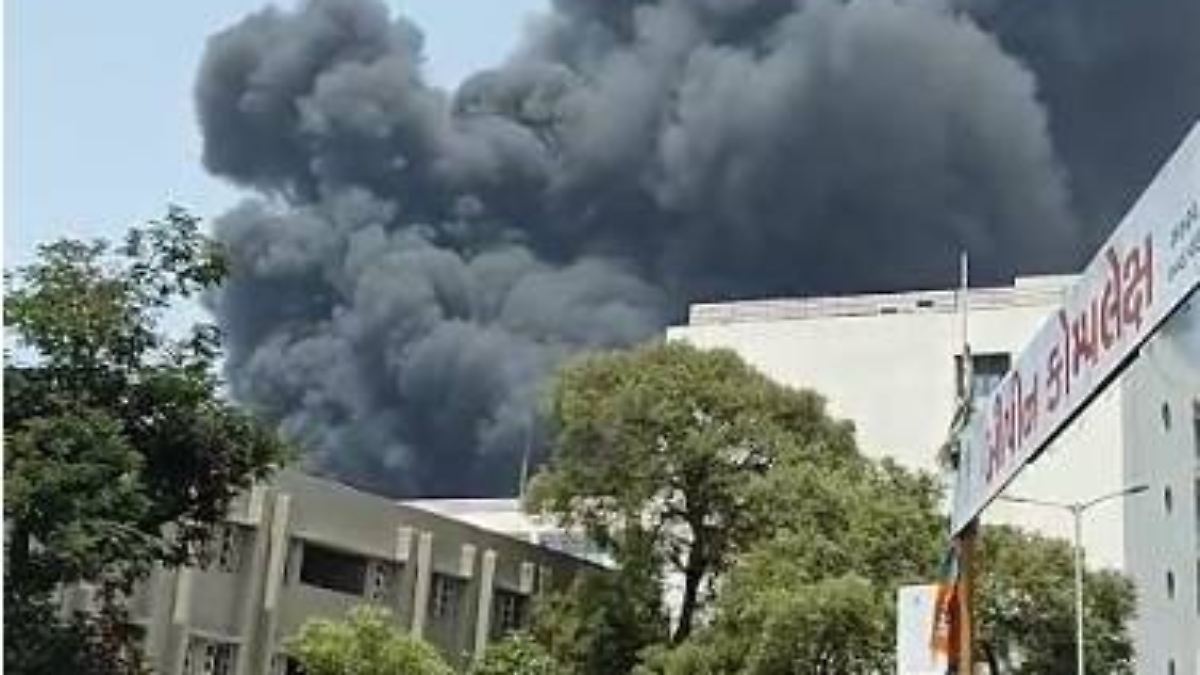 Air-India-Flugzeug nach London abgestürzt - über 200 Tote befürchtet