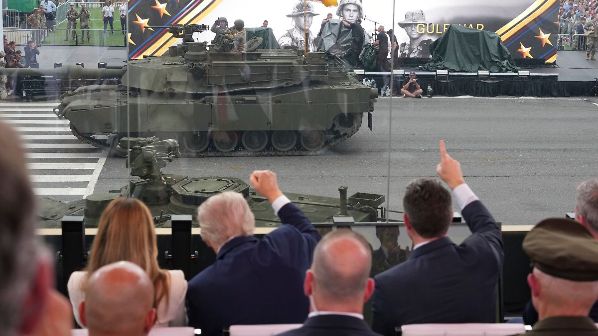 Military parade for two birthdays: Tanks roll through D.C ...