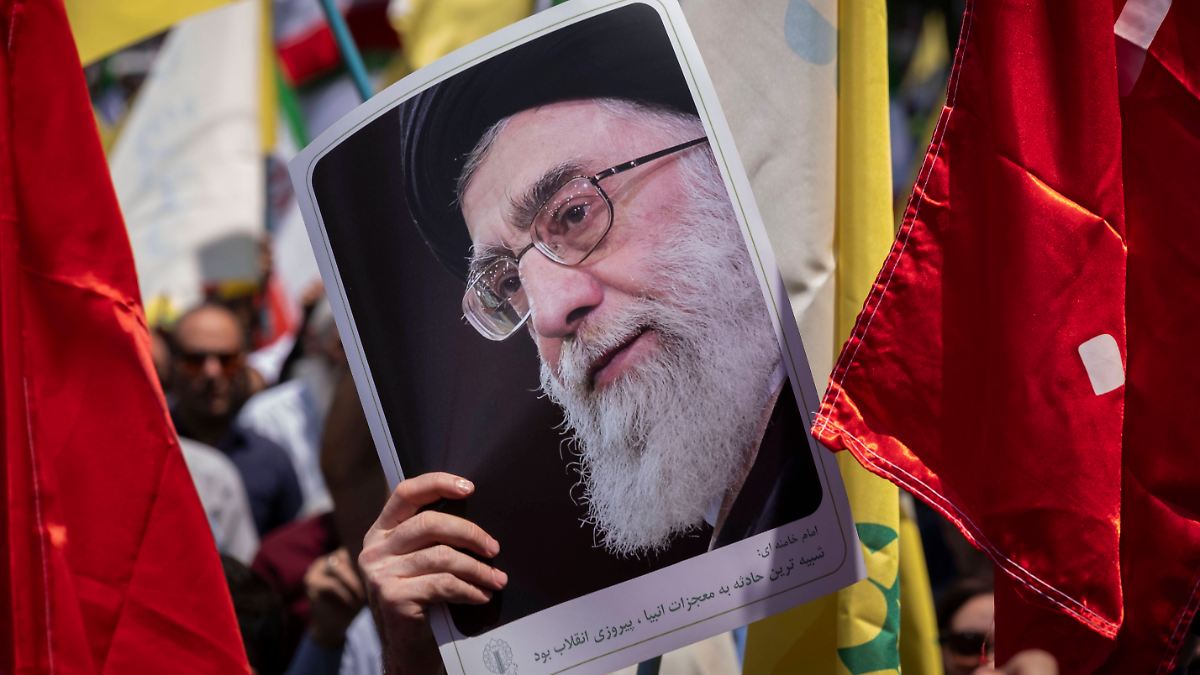 Chamenei: Der Iran wird niemals aufgeben