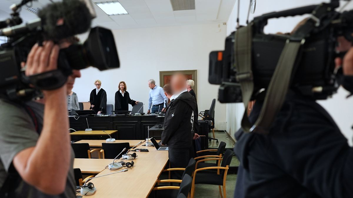 Vater soll Sohn zur Prostitution gezwungen haben