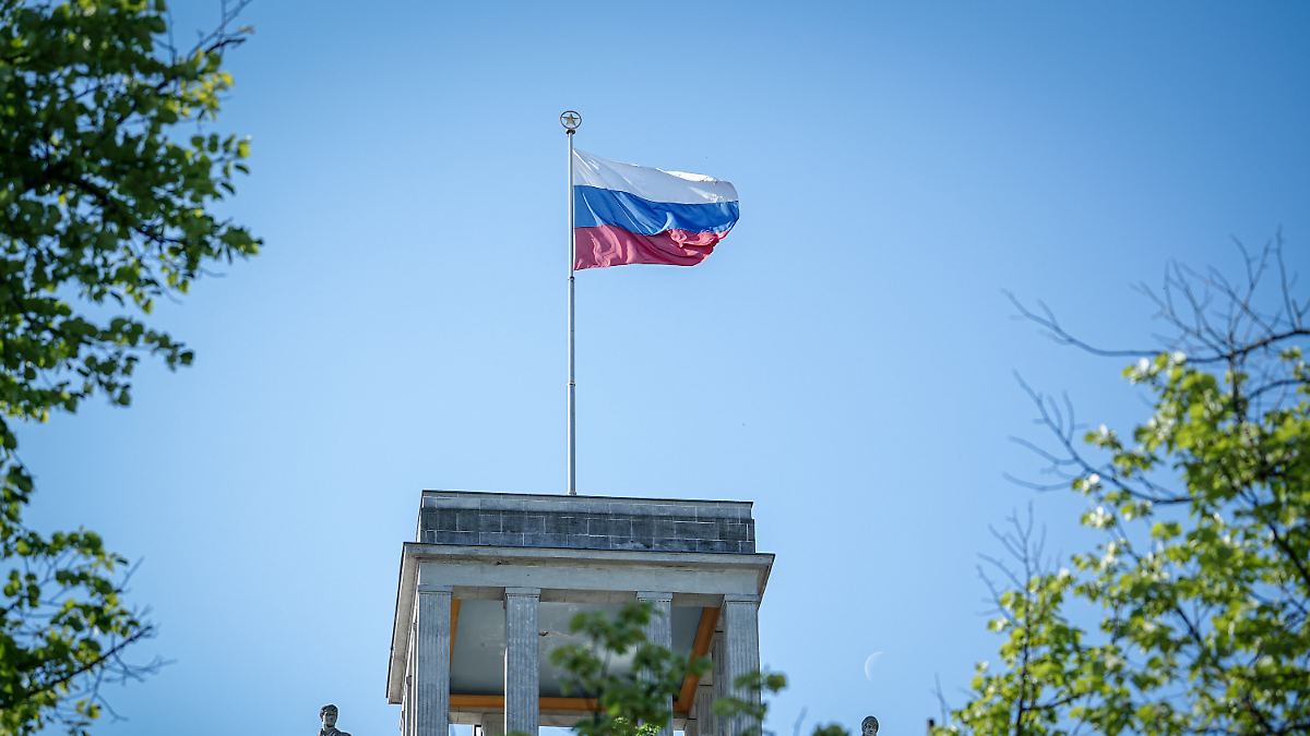 Regierung wirft Medienplattform "Red." russische Propaganda vor