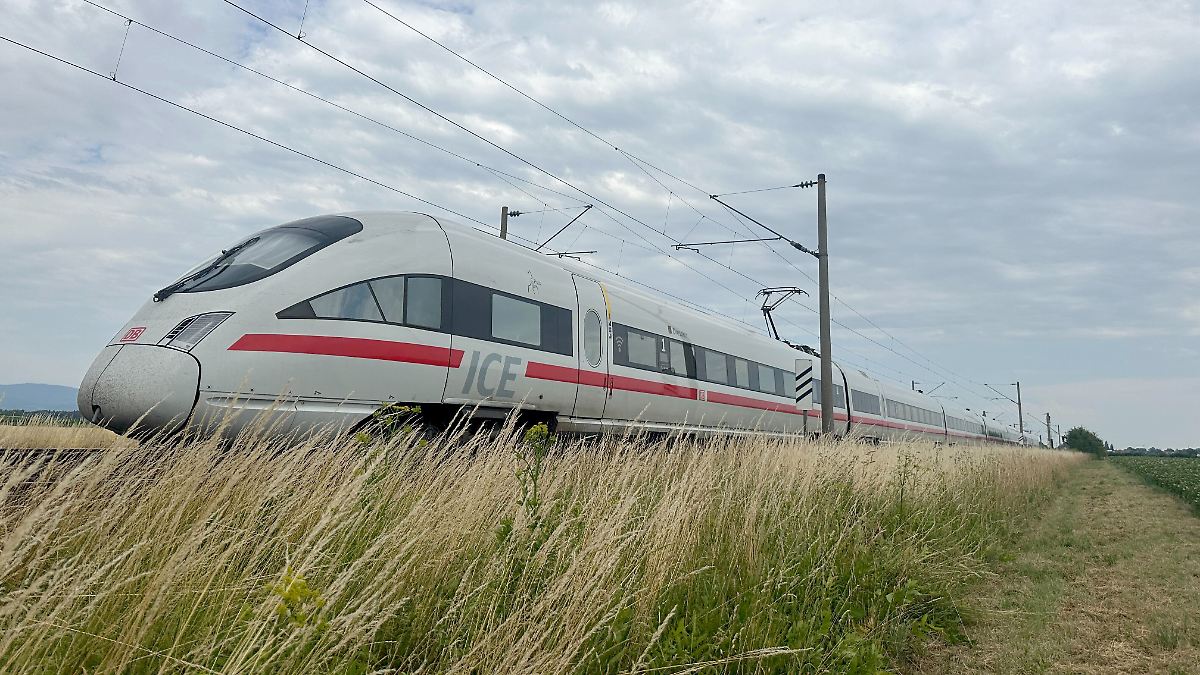 Mann verletzt mehrere Fahrgäste in ICE