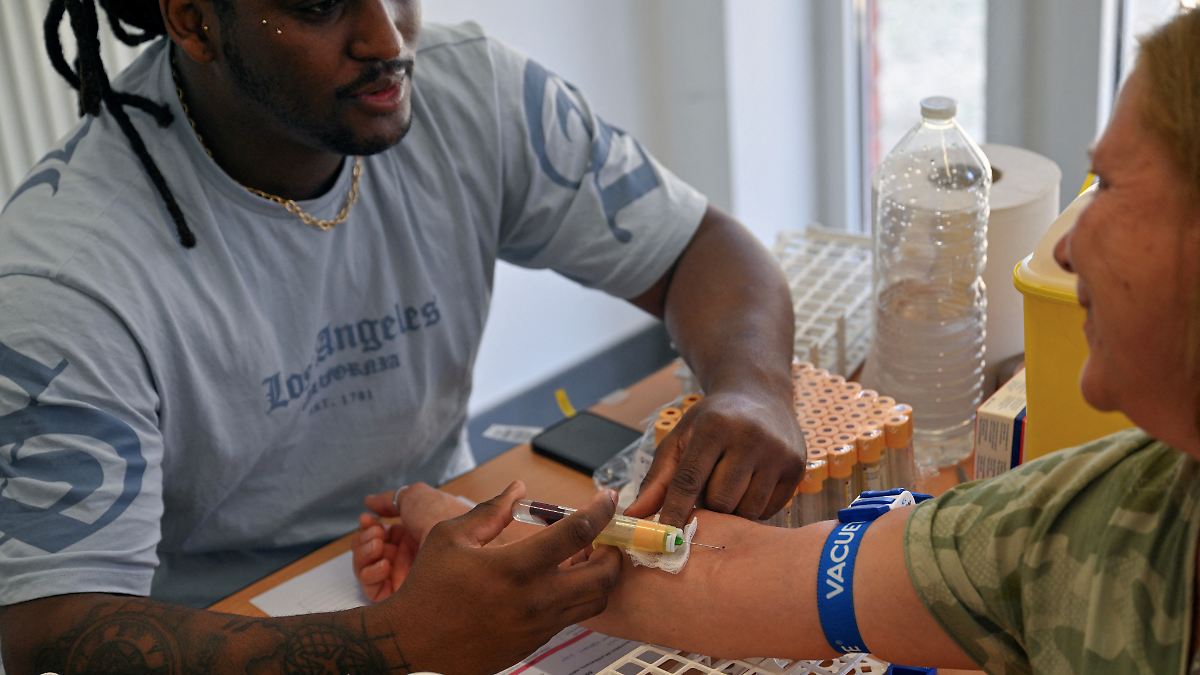 Hunderte Belgier lassen sich auf Ewigkeitschemikalien im Blut testen