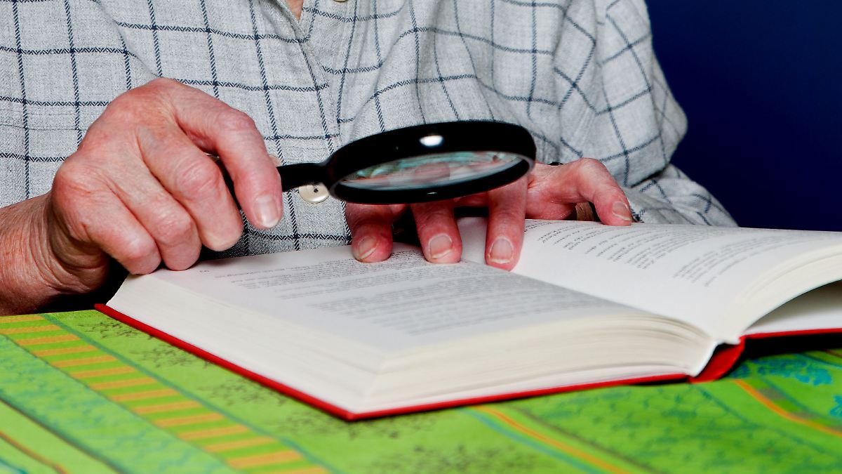 90-Jährige bringt sich Jura bei, um ihren Sohn zu verteidigen