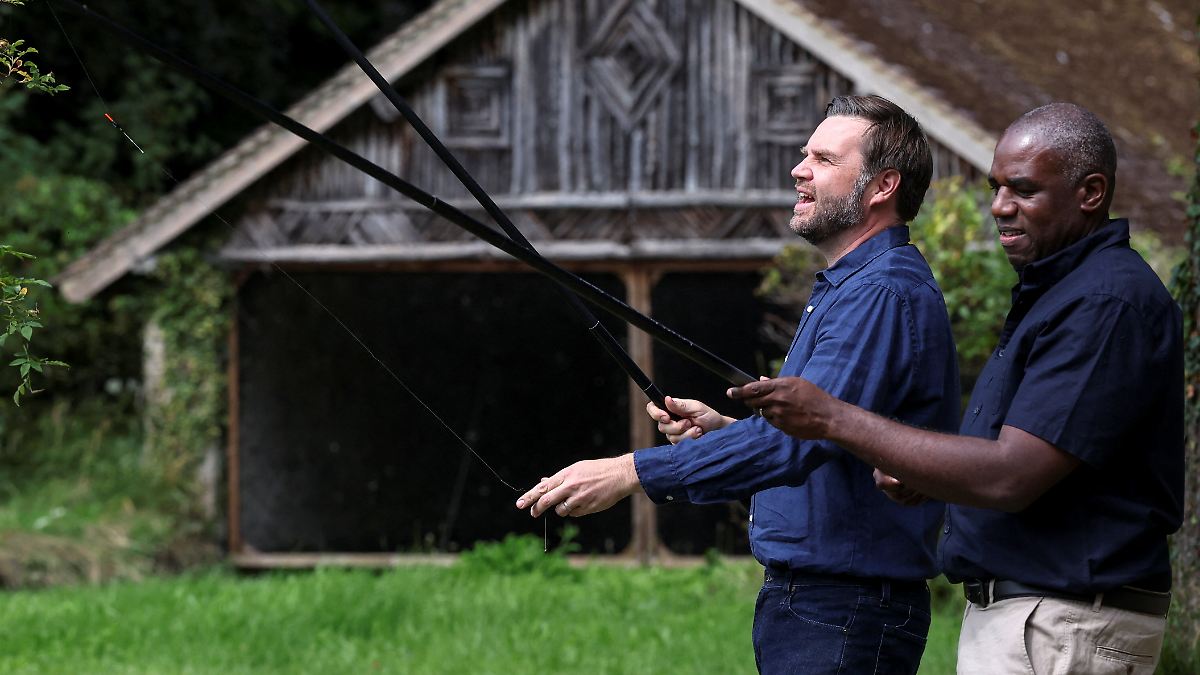 Britischer Außenminister Lammy beim Fischen ohne Angelschein erwischt