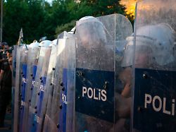 Opposition in Istanbul: Türkische Behörde verhaftet über 40 Menschen bei Razzia