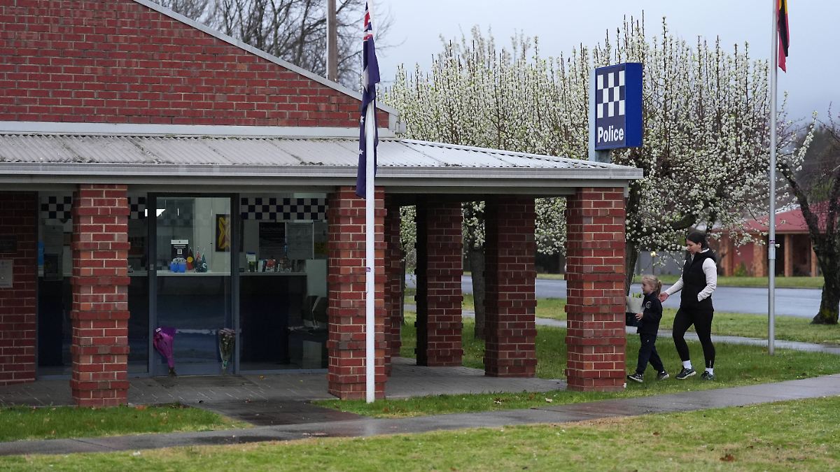 Ehefrau ruft Polizistenmörder in Australien zur Aufgabe auf