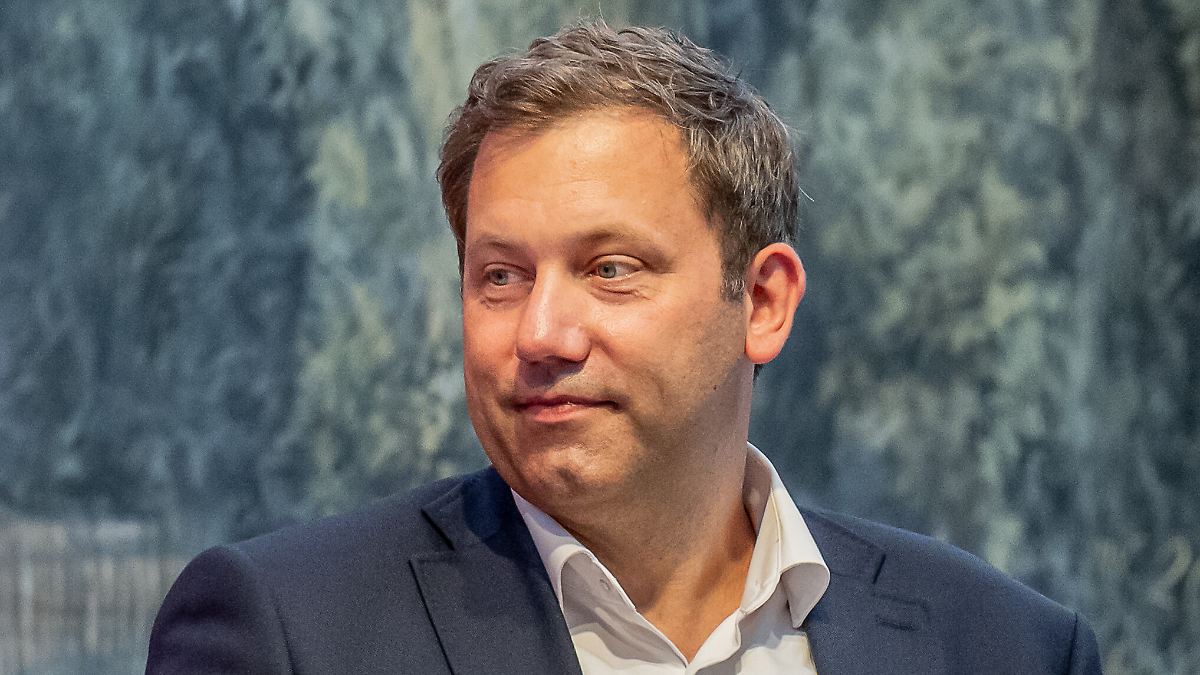 Klingbeil will Steuerlast für kleine und mittlere Einkommen senken