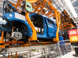 Nemška industrija julija zabeležila občuten padec naročil