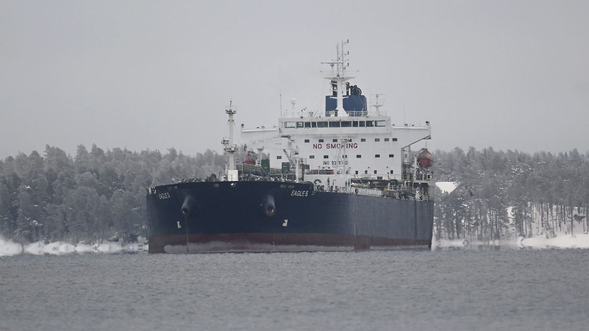 Anklage fordert Haft für Öltanker-Crew wegen Sabotage an Ostsee-Kabeln