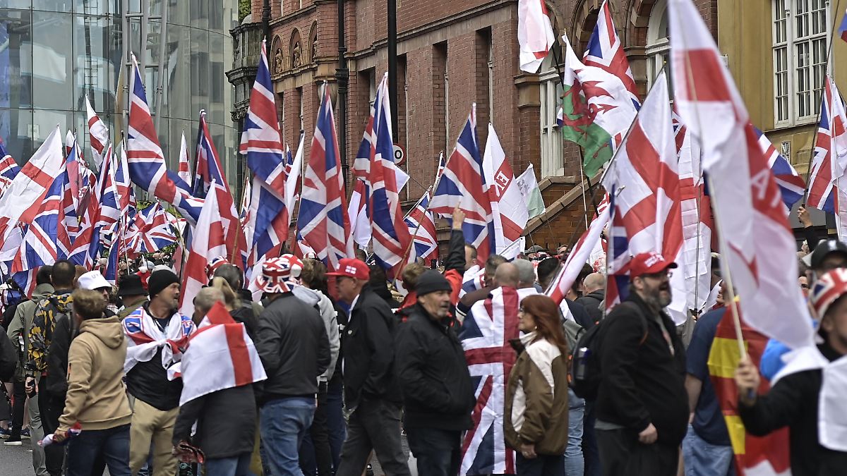 Zehntausende folgen Demoaufruf von Rechtsextremen in London