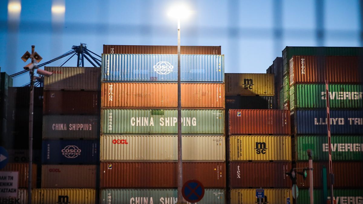 Großrazzia im Hafen von Piräus zeigt Europas Schwachstellen