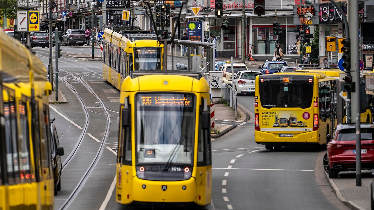 Mehr-als-60-Euro-pro-Monat-Deutschlandticket-soll-wohl-2026-wieder-teurer-werden