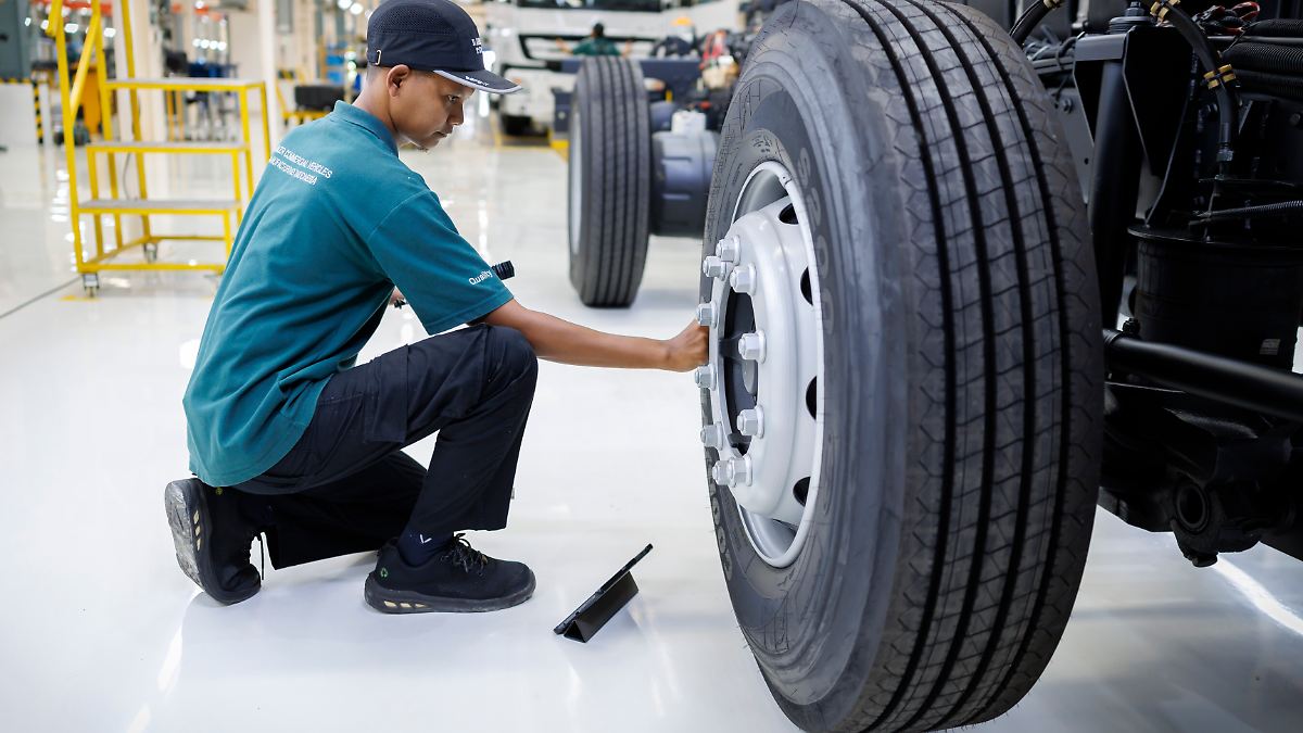 Daimler Truck tastet sich weiter ins Militärgeschäft vor