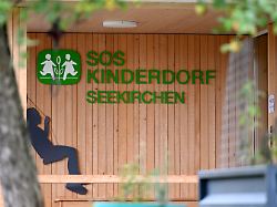 Ermittlungen in Österreich: SOS-Kinderdorf-Mitarbeiter soll zwei Mädchen missbraucht haben