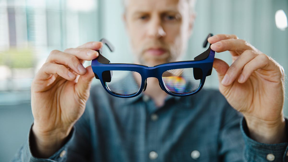 Smart Glasses Hype & Schott Glass Production