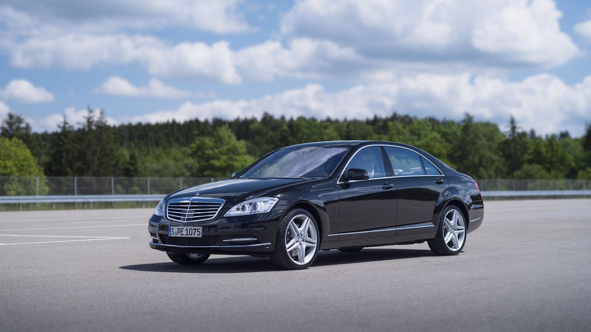 Luxusliner-zum-Kleinwagenpreis-Unterwegs-im-Alltagsklassiker-Mercedes-S-500-noch-immer-erhaben