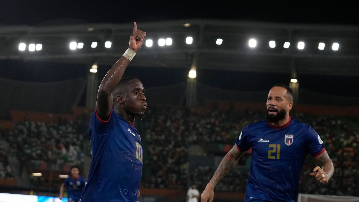 Insel-Zwerg surft auf Erfolgswelle zur Fußball-WM