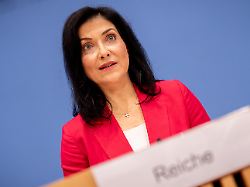 Katherina Reiche sieht Wachstums-Lichtblick: "Plus von 0,2 Prozent"