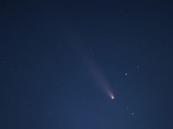 Dva kometa, Swan in Lemmon, preletela Nemčijo varno mimo Zemlje