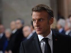 Frist läuft am Abend aus: Macron unter Zeitdruck: Frankreich spekuliert über neuen Premier