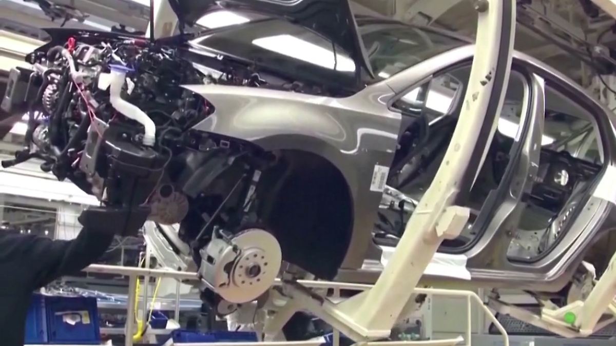 Apple defends top spot: German carmakers suffer massive loss in brand ...