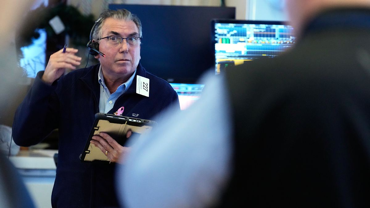 Zinshoffnungen stützen Wall Street