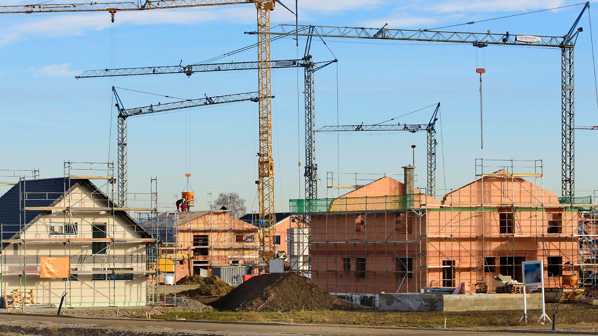 Eigenheime beflügeln Baugenehmigungen im August