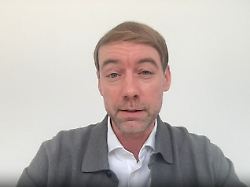 Johannes Hillje: "Gleichsetzung von AfD und Linke durch CDU ist Fehler"