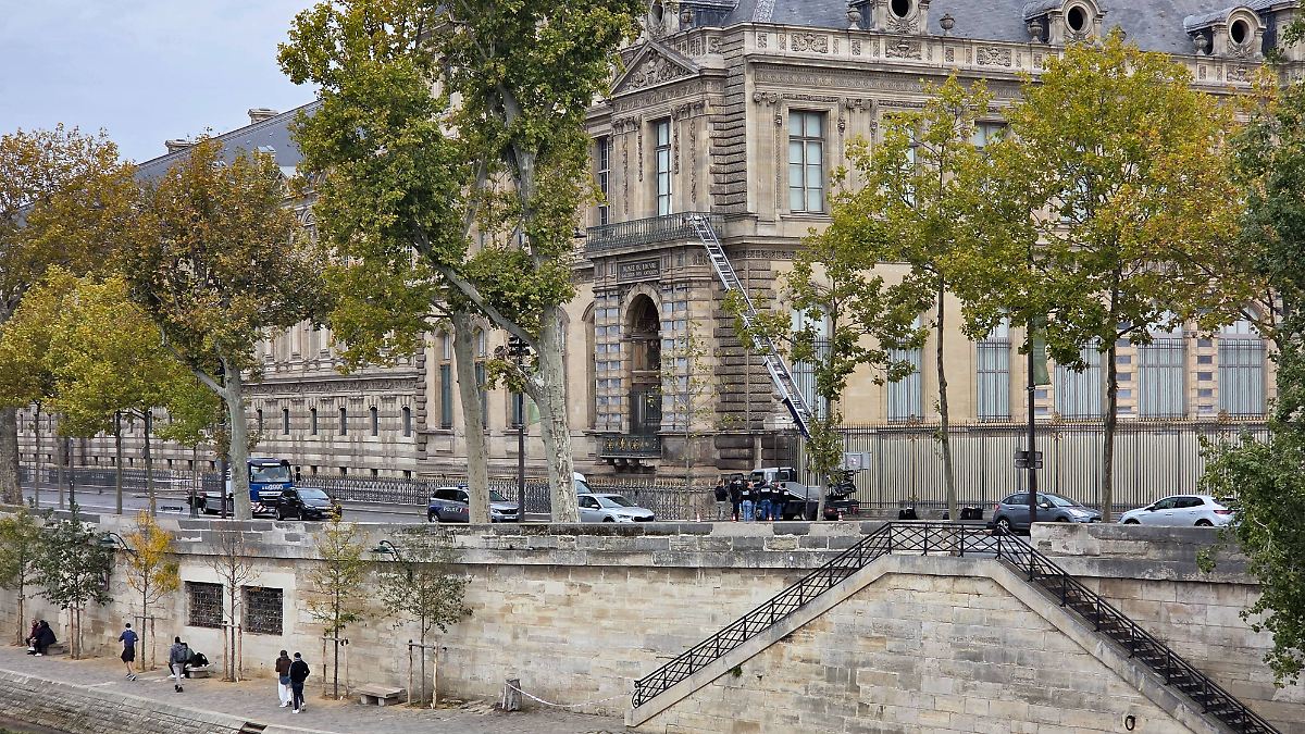 Gestohlener Louvre-Schmuck von "unschätzbarem Wert"