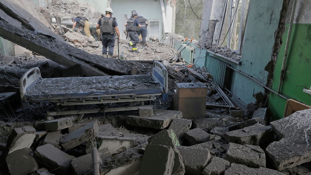 Drohne trifft Kindergarten in Charkiw und tötet einen Menschen