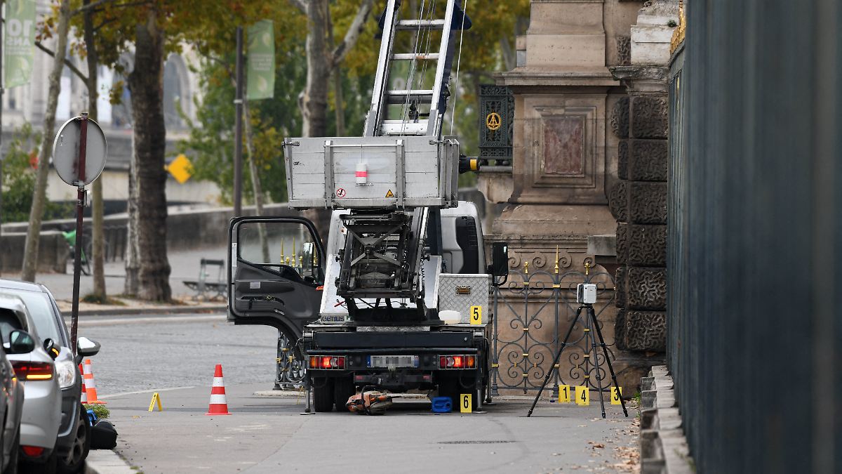 "Hätte schlimmer kommen können": Louvre-Ermittler gehen nach Einbruch mehr als 150 Spuren nach