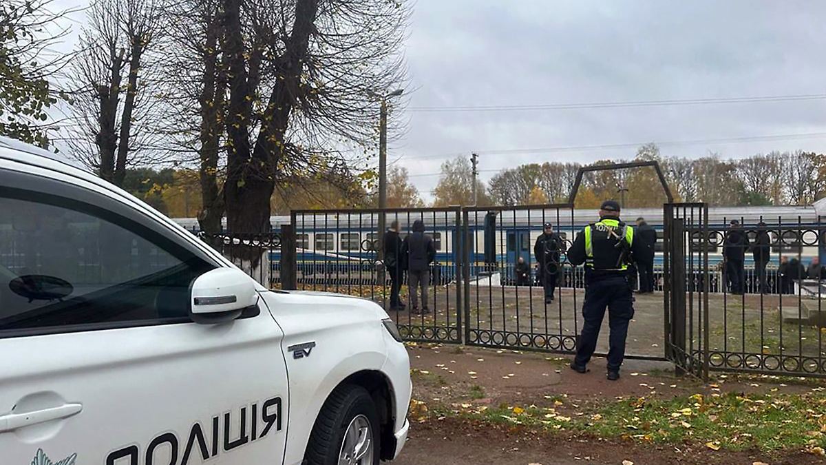 Mann zündet Sprengsatz an Bahnsteig - fünf Tote