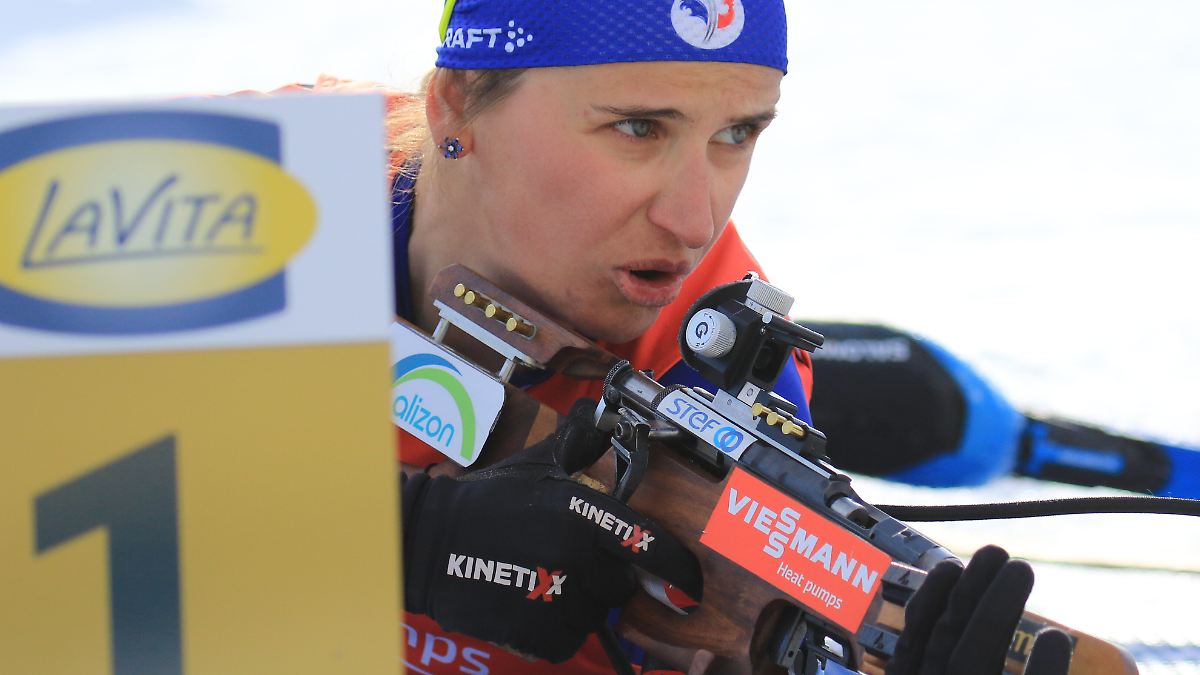 Teamkollegin bestohlen: Biathlon-Star Julia Simon gibt Kreditkartenbetrug zu