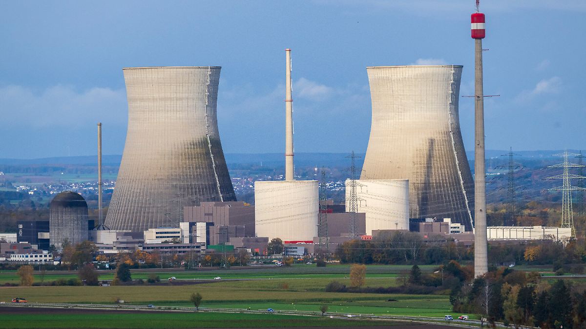 160-Meter-Türme in Gundremmingen gesprengt