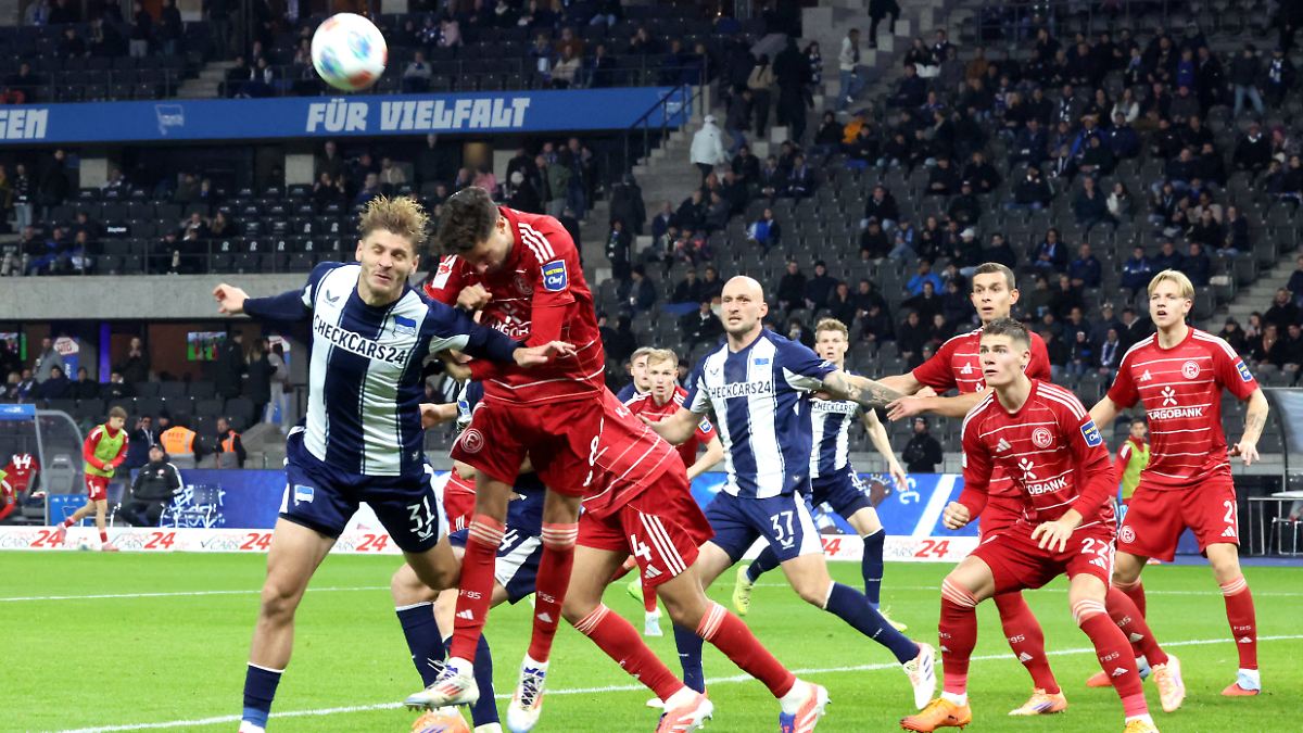 Düsseldorfs Krise wächst weiter: Hertha BSC lässt das Olympiastadion in der 96. Minute ausrasten