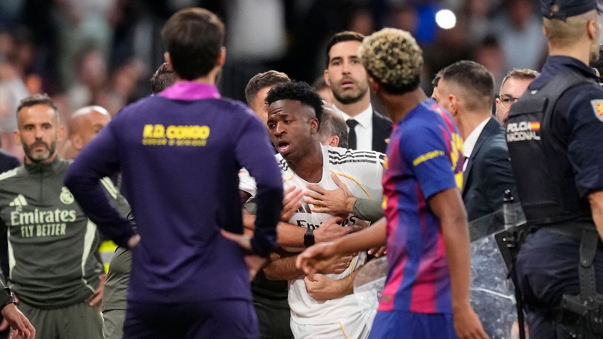 Xabi Alonso on Vinicius Jr Clasico Outburst: Reaction & Analysis