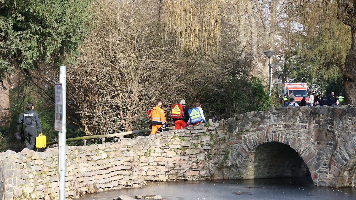 Polizist wegen Messerangreifer von Aschaffenburg vor Gericht