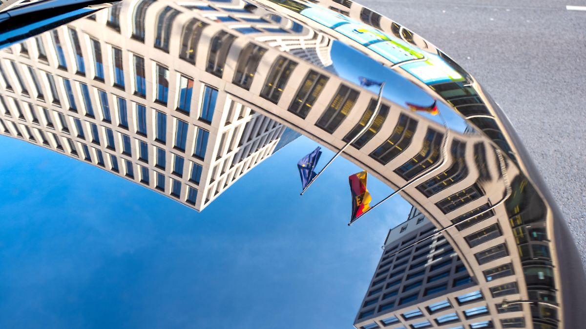 Berlin-Tag-Macht-Merz-und-Klingbeil-stolpern-zwischen-Prachtfassaden-und-Prestigekampf