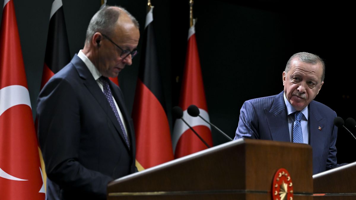 Verteidigung-oder-Genozid-Erdogan-und-Merz-geraten-beim-Gaza-Krieg-aneinander