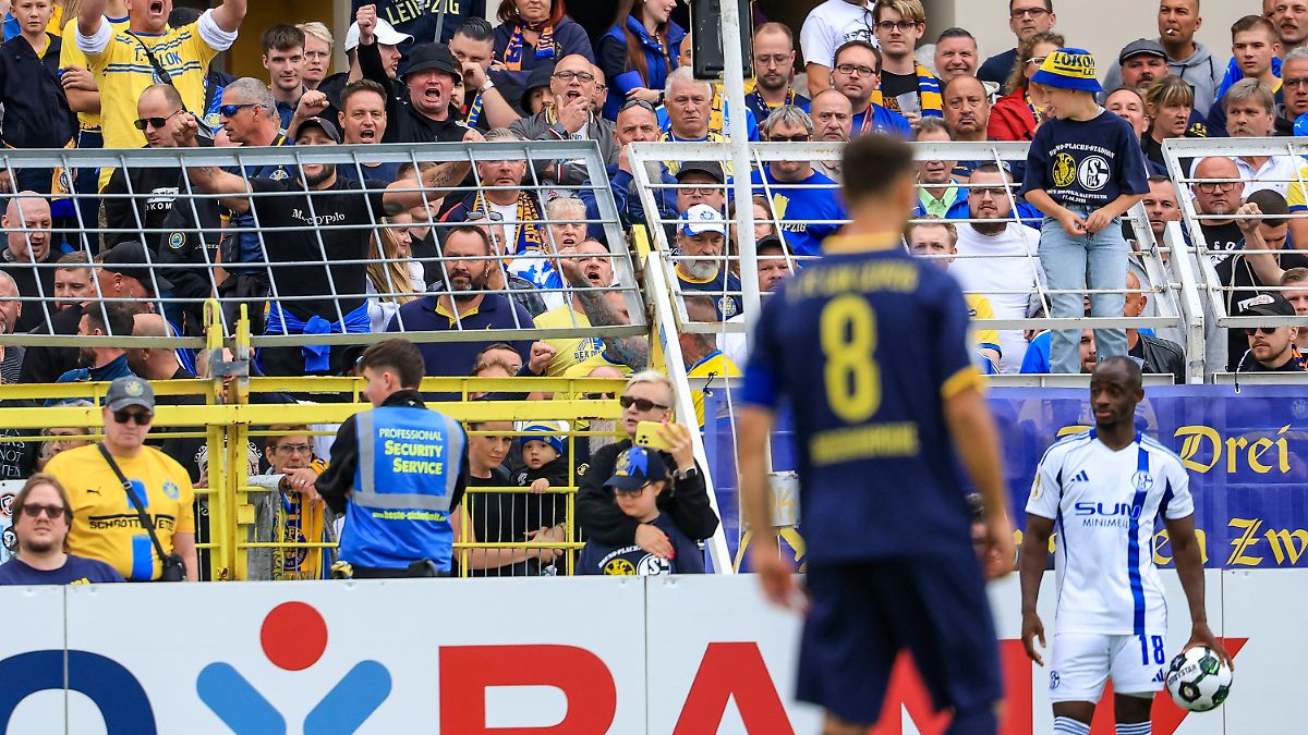 Rassismus gegen Schalke-Profi kommt Lok Leipzig teuer zu stehen