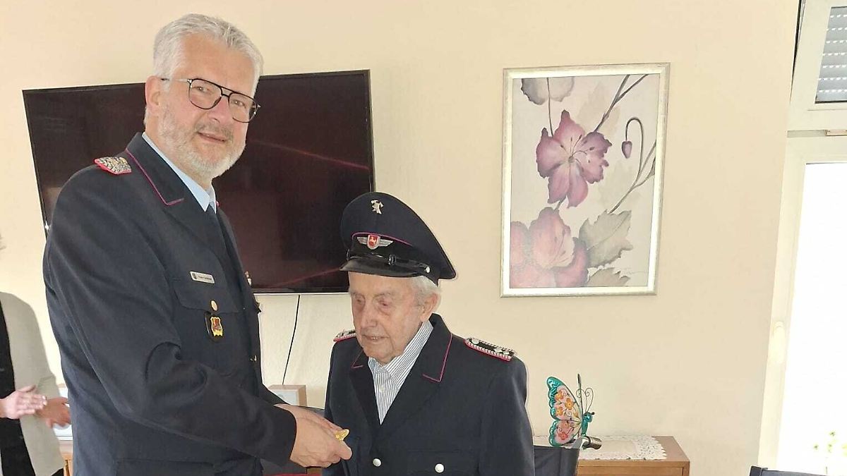 Norddeutscher seit 1945 in der Freiwilligen Feuerwehr - Ehrung